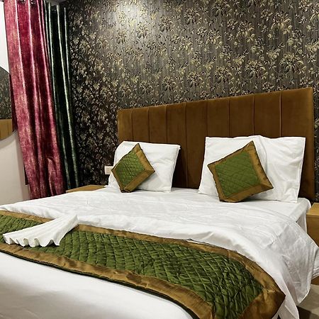 Roomquet Comfort Inn Prayagraj Exterior foto