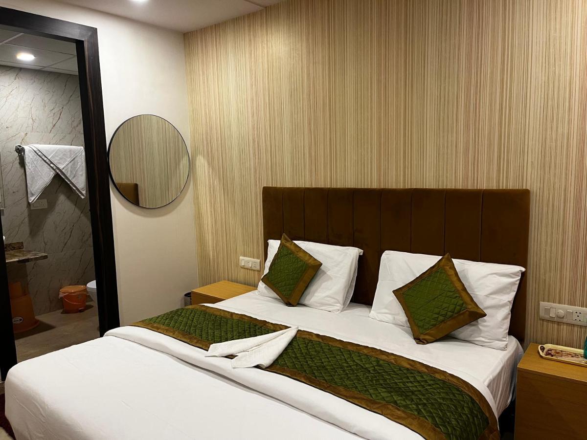 Roomquet Comfort Inn Prayagraj Exterior foto