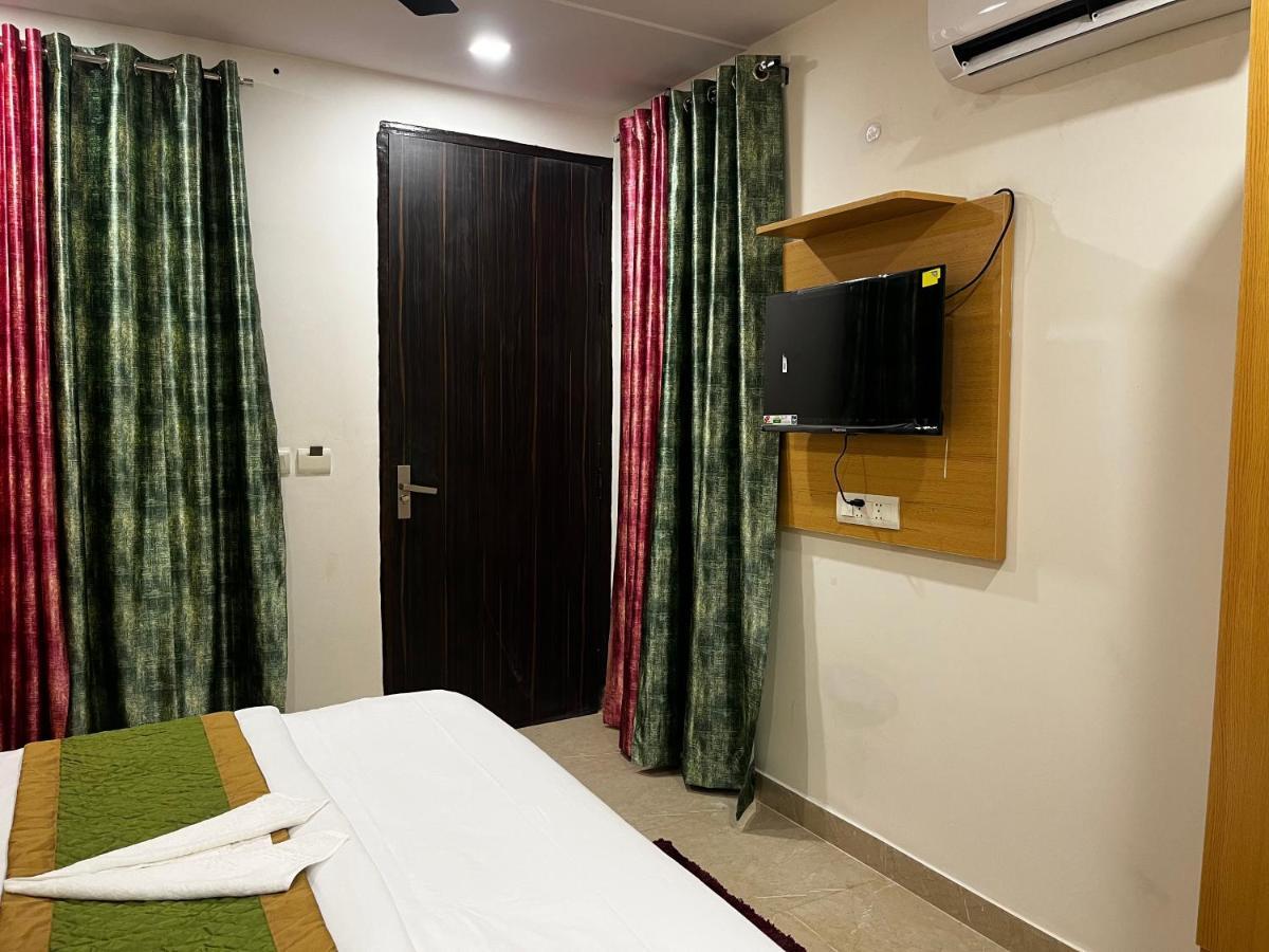 Roomquet Comfort Inn Prayagraj Exterior foto