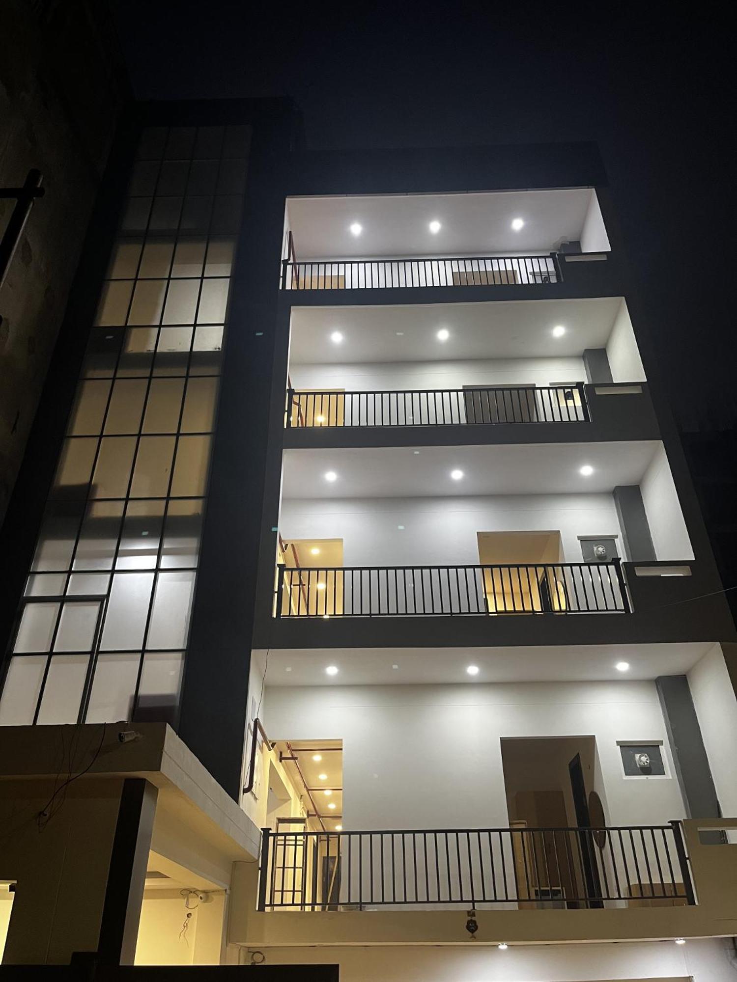 Roomquet Comfort Inn Prayagraj Exterior foto