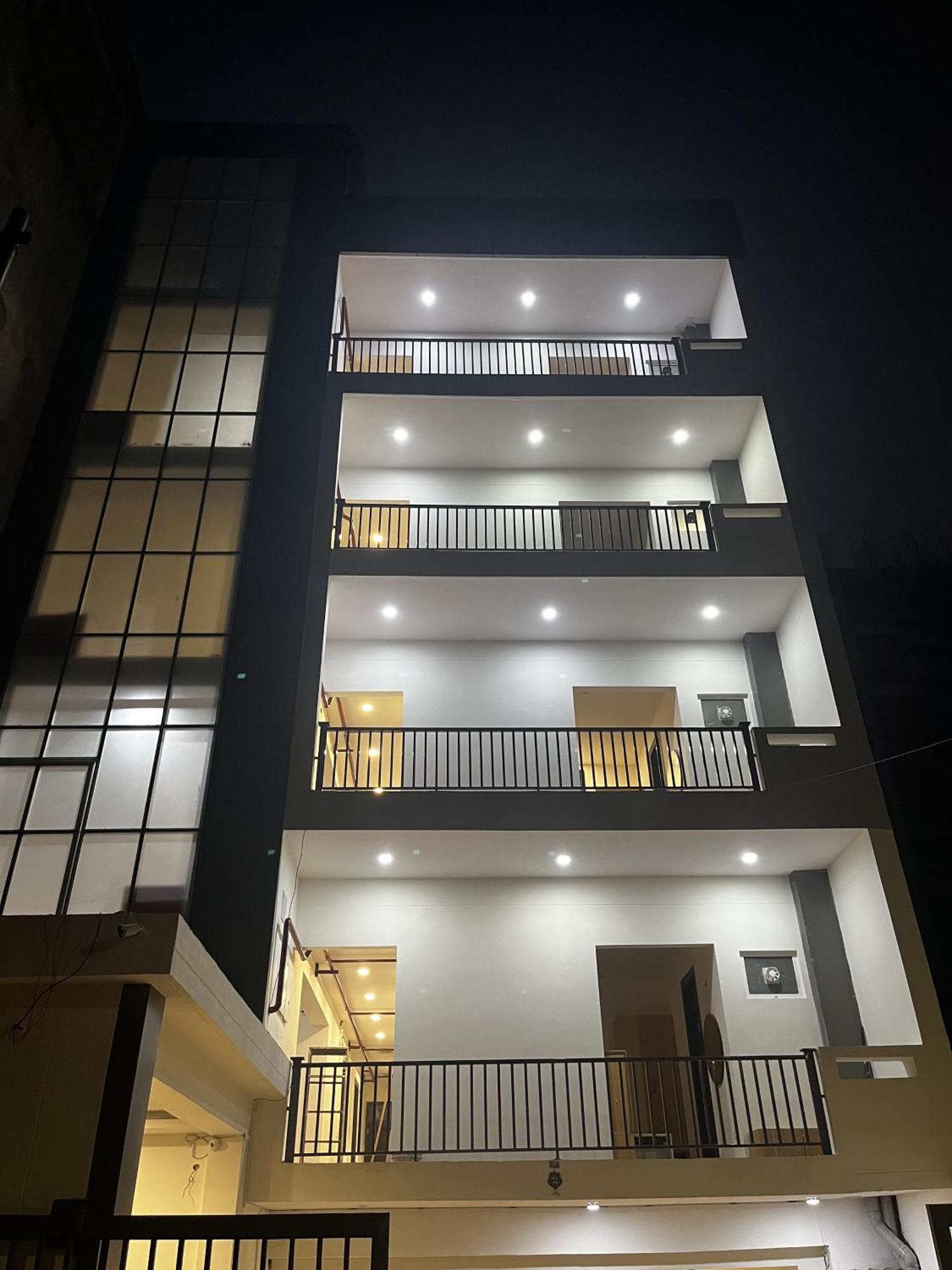 Roomquet Comfort Inn Prayagraj Exterior foto